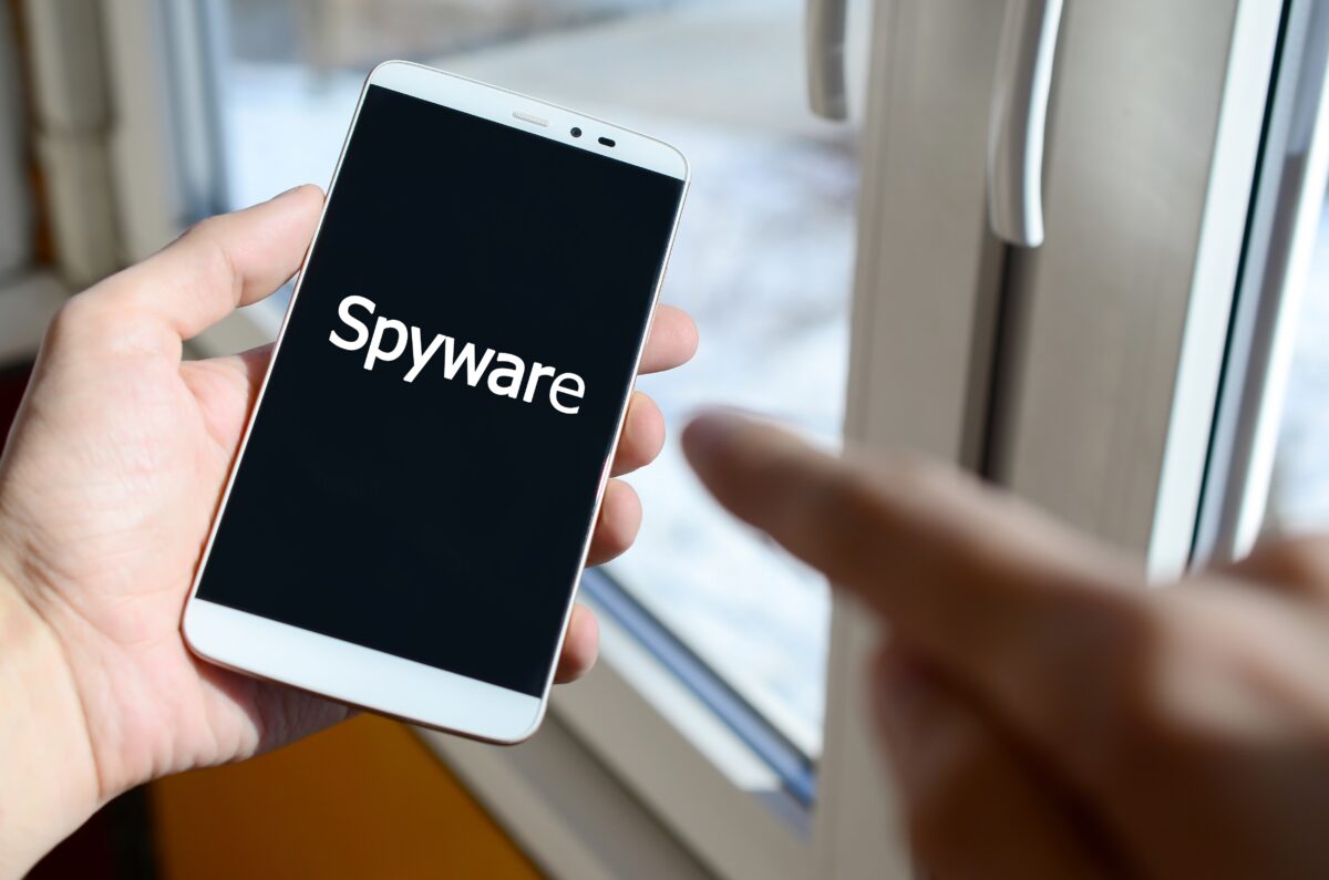 Des applications d’espionnage de plus en plus courantes