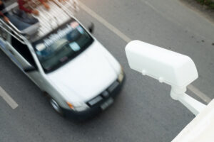 Ne vous faites plus flasher : voici le tableau officiel des marges d’erreurs de tous les radars en 2023
