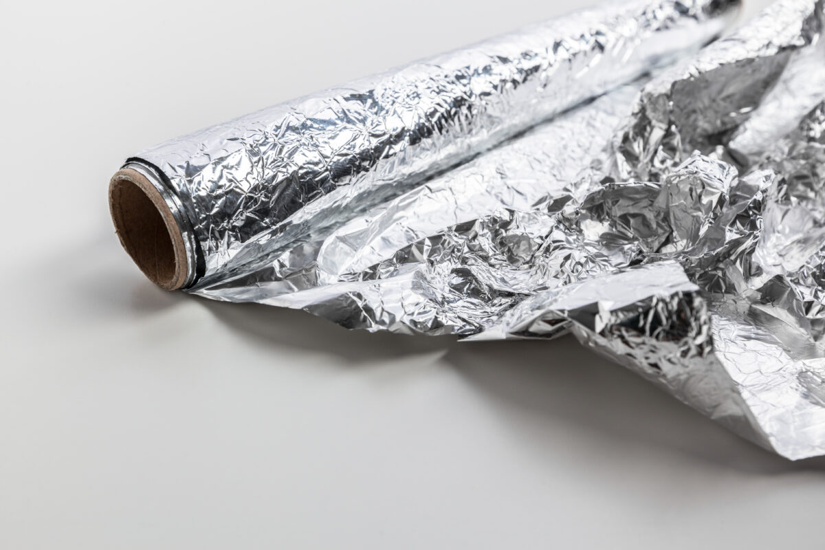 Du four au jardin : découvrez les secrets du papier d'aluminium pour vos plantes