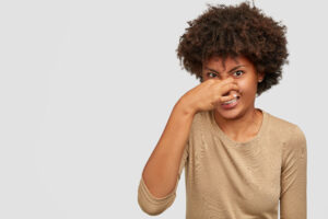 Comment transformer un objet quotidien en solution miracle pour les odeurs de réfrigérateur?